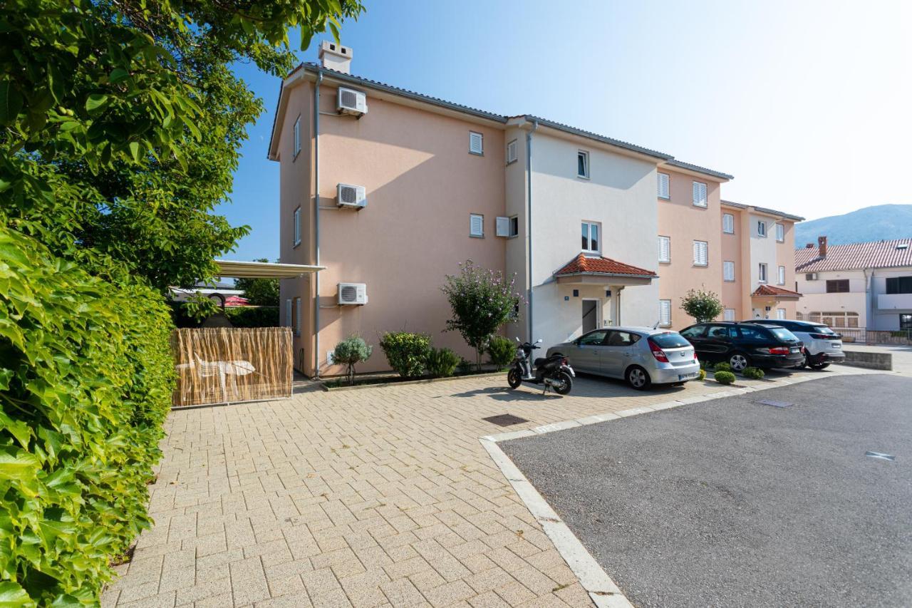 Apartments Crnekovic IV Башка Екстер'єр фото