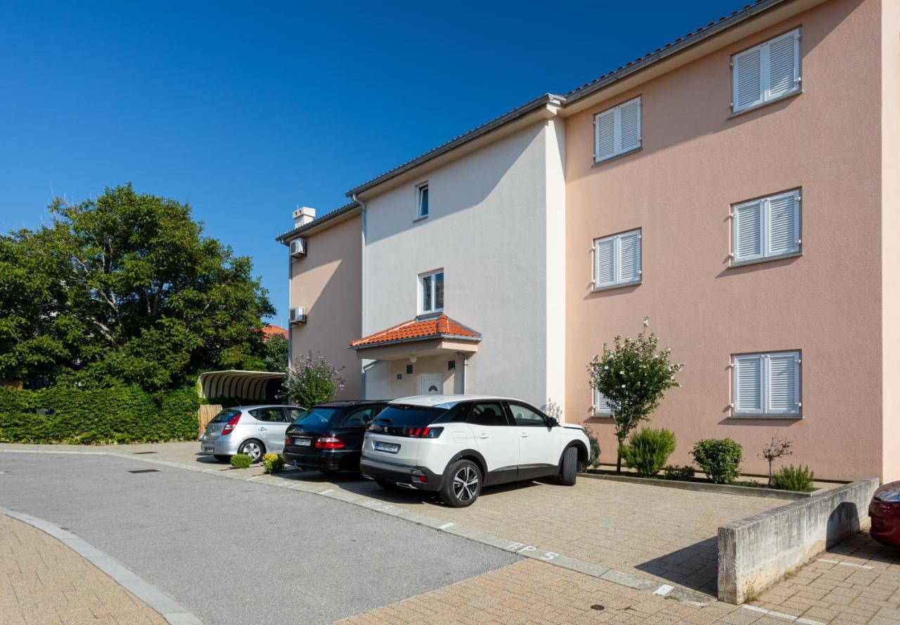 Apartments Crnekovic IV Башка Екстер'єр фото
